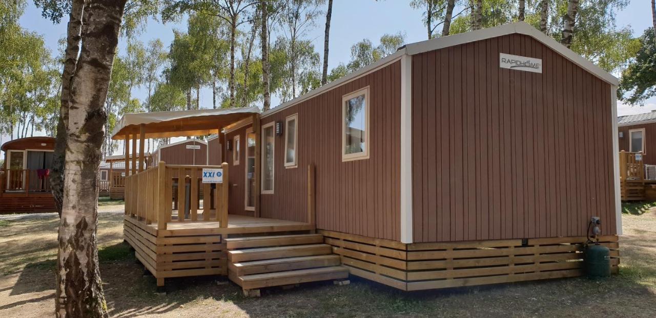 Mobil Homes Xxl2 4 Chambres - Camping Le Ranch Des Volcans シャテルギュイヨン エクステリア 写真