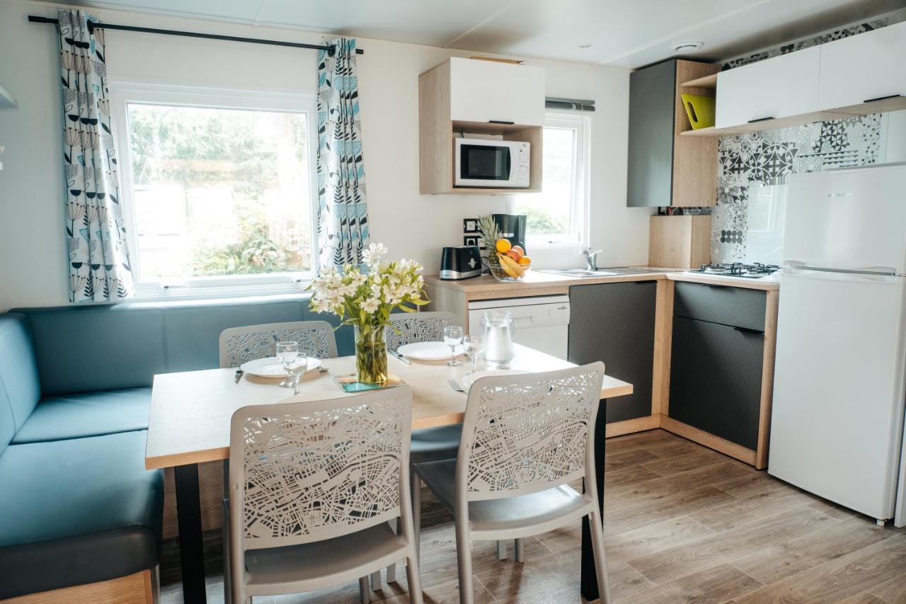 Mobil Homes Xxl2 4 Chambres - Camping Le Ranch Des Volcans シャテルギュイヨン エクステリア 写真