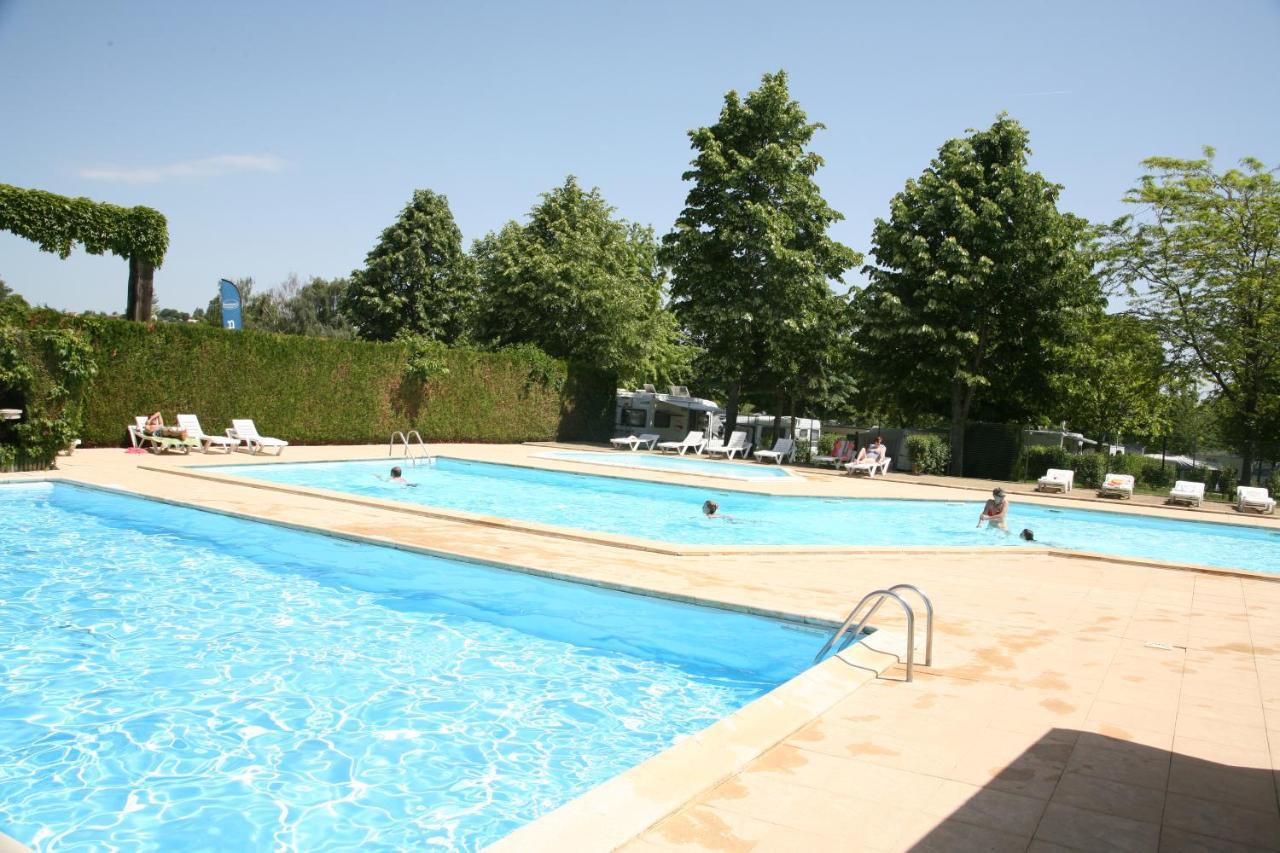 Mobil Homes Xxl2 4 Chambres - Camping Le Ranch Des Volcans シャテルギュイヨン エクステリア 写真